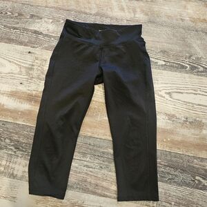 Old navy Cropped leggings size Girls L (10-12)